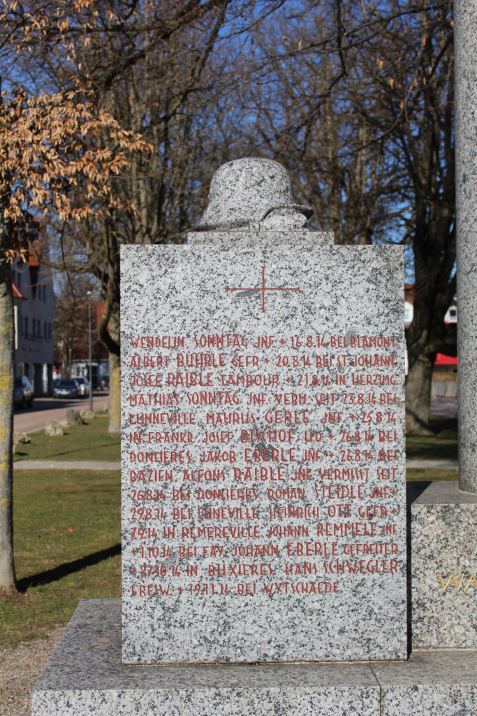Weltkriegs-Mahnmal Illertissen - Kriegerdenkmal - Martinsplatz 