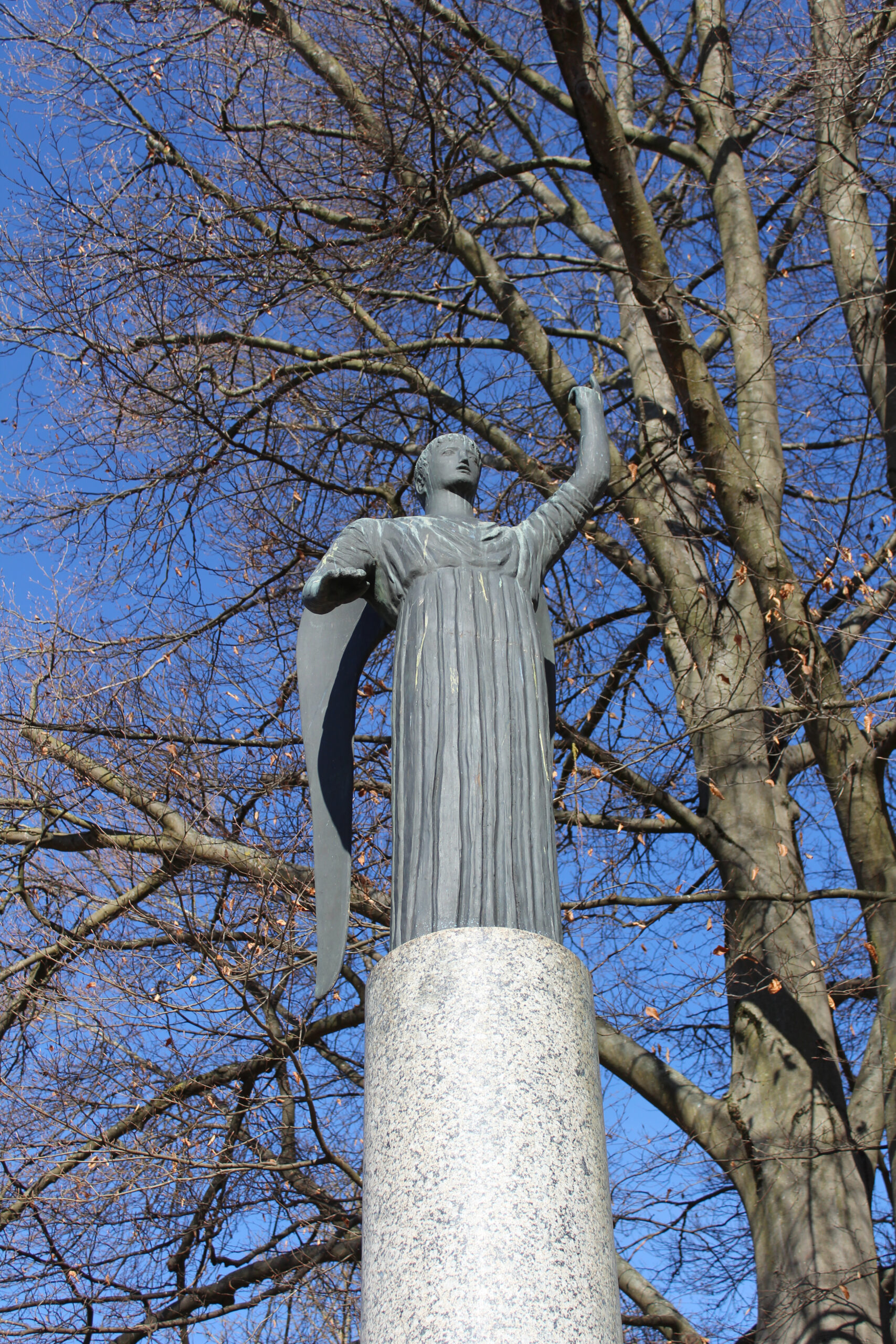 Weltkriegs-Mahnmal Illertissen - Kriegerdenkmal - Martinsplatz